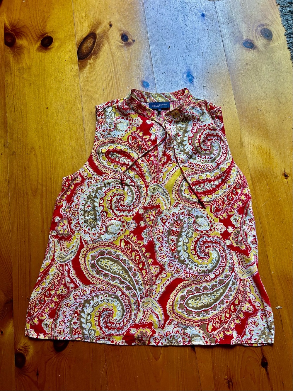 Jones New York Signature Red Paisley Sleeveless Tie-Neck Blouse